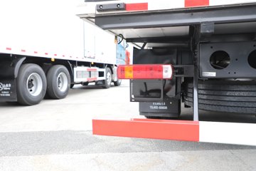 �ൺ���ӥ�� ������ 580���� 6X2 AMT�Զ��� 7.8����س�ͼƬ