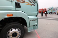 青岛解放JH6 智享版 7L柴油 330马力 4X2 法士特9档 AMT自动档 9.7米厢式载货车 青岛解放JH6 智享版 7L柴油 330马力 4X2 法士特9档 AMT自动档 9.7米厢式载货车