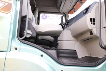 �ൺ���JH6 ������ 7L���� 330���� 4X2 ��ʿ��9�� AMT�Զ��� 9.7����ʽ�ػ���ͼƬ