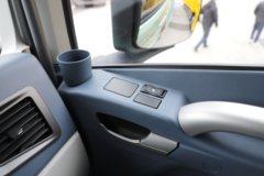 青岛解放JH6 智享版 7L柴油 330马力 4X2 法士特9档 AMT自动档 9.7米厢式载货车 青岛解放JH6 智享版 7L柴油 330马力 4X2 法士特9档 AMT自动档 9.7米厢式载货车