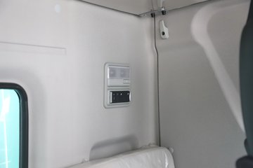 �ൺ���JH6 ������ 7L���� 330���� 4X2 ��ʿ��9�� AMT�Զ��� 9.7����ʽ�ػ���ͼƬ