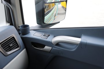�ൺ���JH6 ������ 7L���� 330���� 4X2 ��ʿ��9�� AMT�Զ��� 9.7����ʽ�ػ���ͼƬ