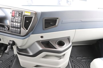 �ൺ���JH6 ������ 7L���� 330���� 4X2 ��ʿ��9�� AMT�Զ��� 9.7����ʽ�ػ���ͼƬ