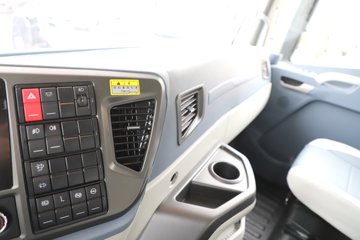 �ൺ���JH6 ������ 7L���� 330���� 4X2 ��ʿ��9�� AMT�Զ��� 9.7����ʽ�ػ���ͼƬ