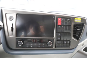 �ൺ���JH6 ������ 7L���� 330���� 4X2 ��ʿ��9�� AMT�Զ��� 9.7����ʽ�ػ���ͼƬ
