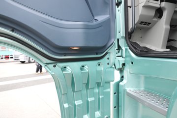 �ൺ���JH6 ������ 7L���� 330���� 4X2 ��ʿ��9�� AMT�Զ��� 9.7����ʽ�ػ���ͼƬ