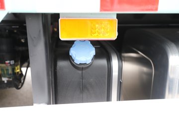 �ൺ���JH6 ������ 7L���� 330���� 4X2 ��ʿ��9�� AMT�Զ��� 9.7����ʽ�ػ���ͼƬ