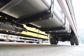 �ൺ���JH6 ������ 7L���� 330���� 4X2 ��ʿ��9�� AMT�Զ��� 9.7����ʽ�ػ���ͼƬ