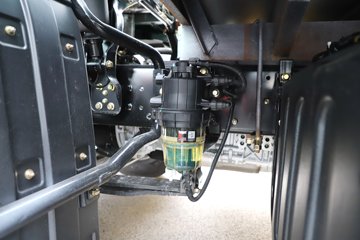 �ൺ���JH6 ������ 7L���� 330���� 4X2 ��ʿ��9�� AMT�Զ��� 9.7����ʽ�ػ���ͼƬ