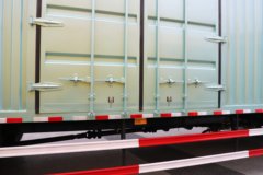 青岛解放JH6 智享版 7L柴油 330马力 4X2 法士特9档 AMT自动档 9.7米厢式载货车 青岛解放JH6 智享版 7L柴油 330马力 4X2 法士特9档 AMT自动档 9.7米厢式载货车