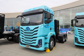 解放鹰驰 6X4 纯电动牵引车 宁德时代400.61kWh