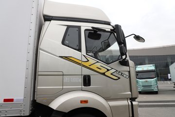 һ����� J6L ��Ӣ�� 7.8L���� 320���� 4X2 һ�����8�� 9.55����ʽ�ػ���ͼƬ