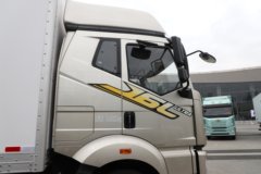 一汽解放 J6L 精英版 7.8L柴油 320马力 4X2 一汽解放8档 9.55米厢式载货车