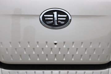 һ����� J6L ��Ӣ�� 7.8L���� 320���� 4X2 һ�����8�� 9.55����ʽ�ػ���ͼƬ