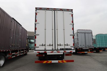 һ����� J6L ��Ӣ�� 7.8L���� 320���� 4X2 һ�����8�� 9.55����ʽ�ػ���ͼƬ