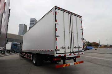 һ����� J6L ��Ӣ�� 7.8L���� 320���� 4X2 һ�����8�� 9.55����ʽ�ػ���ͼƬ