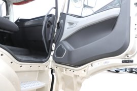 解放J6L&nbsp;载货车驾驶室                                               图片