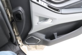 解放J6L&nbsp;载货车驾驶室                                               图片