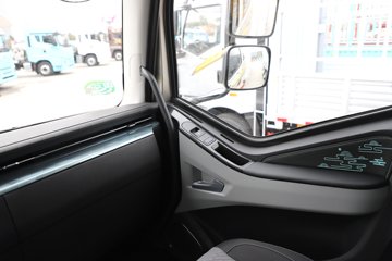 һ����� J6L ��Ӣ�� 7.8L���� 320���� 4X2 һ�����8�� 9.55����ʽ�ػ���ͼƬ