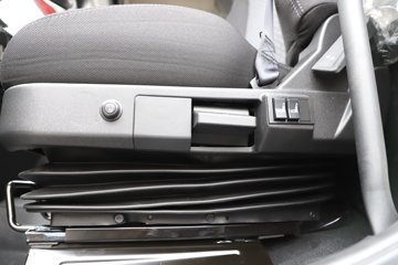 һ����� J6L ��Ӣ�� 7.8L���� 320���� 4X2 һ�����8�� 9.55����ʽ�ػ���ͼƬ