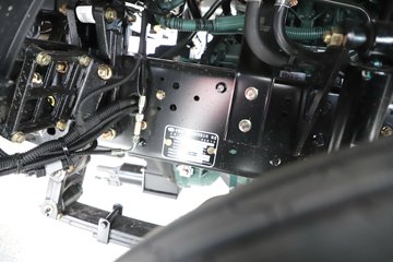 һ����� J6L ��Ӣ�� 7.8L���� 320���� 4X2 һ�����8�� 9.55����ʽ�ػ���ͼƬ