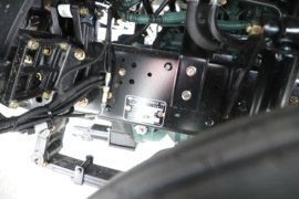 解放J6L&nbsp;载货车底盘                                                图片