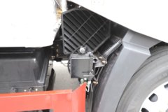 一汽解放 J6L 精英版 7.8L柴油 320马力 4X2 一汽解放8档 9.55米厢式载货车