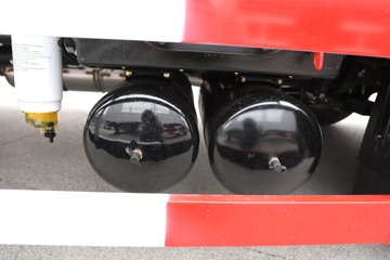 һ����� J6L ��Ӣ�� 7.8L���� 320���� 4X2 һ�����8�� 9.55����ʽ�ػ���ͼƬ