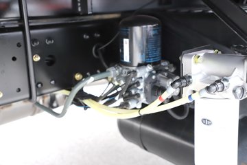 һ����� J6L ��Ӣ�� 7.8L���� 320���� 4X2 һ�����8�� 9.55����ʽ�ػ���ͼƬ