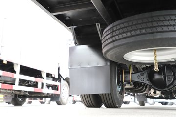 һ����� J6L ��Ӣ�� 7.8L���� 320���� 4X2 һ�����8�� 9.55����ʽ�ػ���ͼƬ