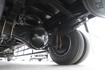 һ����� J6L ��Ӣ�� 7.8L���� 320���� 4X2 һ�����8�� 9.55����ʽ�ػ���ͼƬ