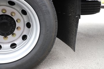 һ����� J6L ��Ӣ�� 7.8L���� 320���� 4X2 һ�����8�� 9.55����ʽ�ػ���ͼƬ