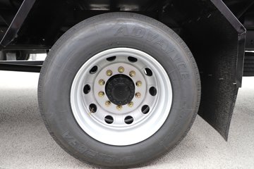 һ����� J6L ��Ӣ�� 7.8L���� 320���� 4X2 һ�����8�� 9.55����ʽ�ػ���ͼƬ