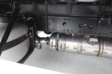 һ����� J6L ��Ӣ�� 7.8L���� 320���� 4X2 һ�����8�� 9.55����ʽ�ػ���ͼƬ