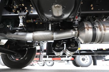 һ����� J6L ��Ӣ�� 7.8L���� 320���� 4X2 һ�����8�� 9.55����ʽ�ػ���ͼƬ