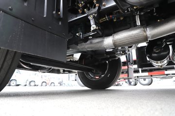 һ����� J6L ��Ӣ�� 7.8L���� 320���� 4X2 һ�����8�� 9.55����ʽ�ػ���ͼƬ