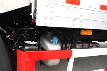 һ����� J6L ��Ӣ�� 7.8L���� 320���� 4X2 һ�����8�� 9.55����ʽ�ػ���ͼƬ