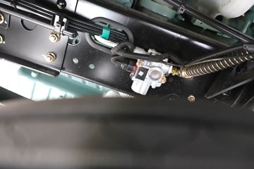 һ����� J6L ��Ӣ�� 7.8L���� 320���� 4X2 һ�����8�� 9.55����ʽ�ػ���ͼƬ