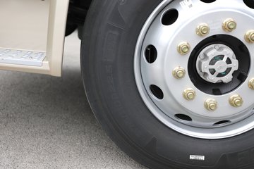 һ����� J6L ��Ӣ�� 7.8L���� 320���� 4X2 һ�����8�� 9.55����ʽ�ػ���ͼƬ