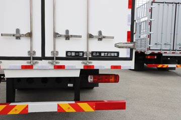 һ����� J6L ��Ӣ�� 7.8L���� 320���� 4X2 һ�����8�� 9.55����ʽ�ػ���ͼƬ