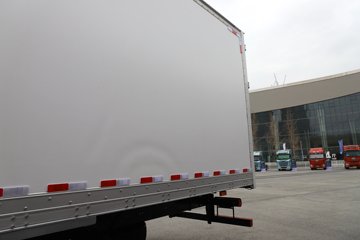 һ����� J6L ��Ӣ�� 7.8L���� 320���� 4X2 һ�����8�� 9.55����ʽ�ػ���ͼƬ