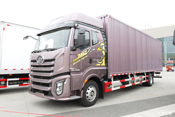 一汽解放J6V Pro精英版 7.8L柴油 320马力 4X2 一汽解放8档 9.6米厢式载货车