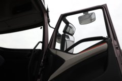 一汽解放J6V Pro精英版 7.8L柴油 320马力 4X2 一汽解放8档 9.6米厢式载货车