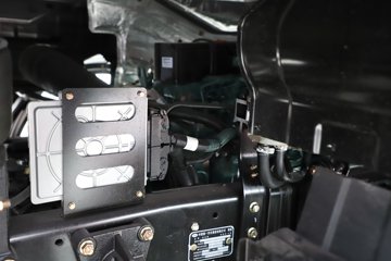 һ�����J6V Pro��Ӣ�� 7.8L���� 320���� 4X2 һ�����8�� 9.6����ʽ�ػ���ͼƬ