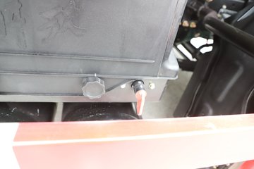 һ�����J6V Pro��Ӣ�� 7.8L���� 320���� 4X2 һ�����8�� 9.6����ʽ�ػ���ͼƬ