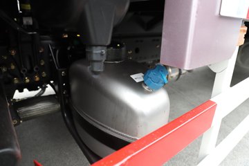 һ�����J6V Pro��Ӣ�� 7.8L���� 320���� 4X2 һ�����8�� 9.6����ʽ�ػ���ͼƬ