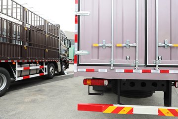 һ�����J6V Pro��Ӣ�� 7.8L���� 320���� 4X2 һ�����8�� 9.6����ʽ�ػ���ͼƬ