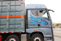 青岛解放 鹰航 380马力 8X4 9.6米杂项危险物品厢式运输车(百捷牌) 青岛解放 鹰航 380马力 8X4 9.6米杂项危险物品厢式运输车(百捷牌)