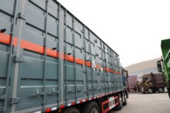 青岛解放 鹰航 380马力 8X4 9.6米杂项危险物品厢式运输车(百捷牌) 青岛解放 鹰航 380马力 8X4 9.6米杂项危险物品厢式运输车(百捷牌)