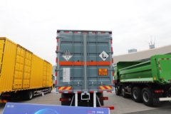 青岛解放 鹰航 380马力 8X4 9.6米杂项危险物品厢式运输车(百捷牌) 青岛解放 鹰航 380马力 8X4 9.6米杂项危险物品厢式运输车(百捷牌)